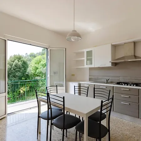 Daire Joivy Family Flat With 3 Balconies, 10 Min To Moneglia