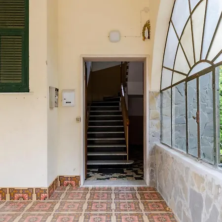 Daire Joivy Family Flat With 3 Balconies, 10 Min To Moneglia