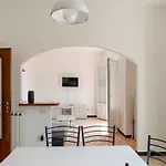 Joivy Family Flat With 3 Balconies, 10 Min To شقة